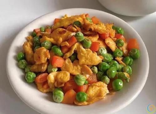 10分钟搞定家常菜，豌豆胡萝卜炒鸡蛋，简单却惊艳全家？