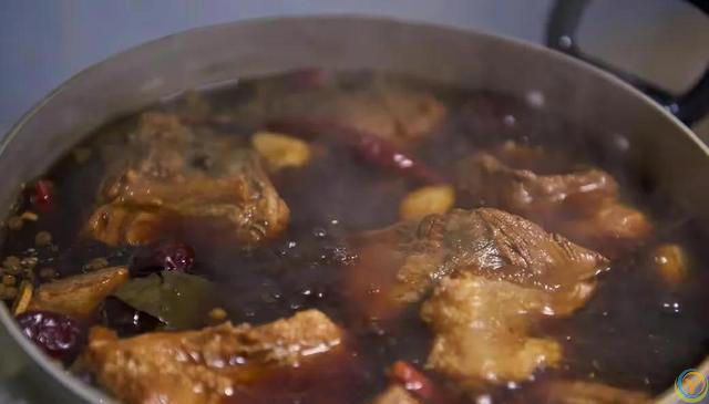 它是牛肉的“克星”，炖牛肉加了它，出锅软烂又入味，没牙也能吃