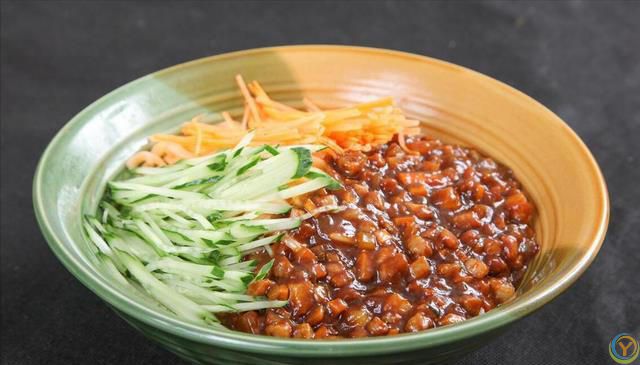 炸酱面好不好吃，关键在炸酱，大厨分享不外传做法，怎么吃都特香