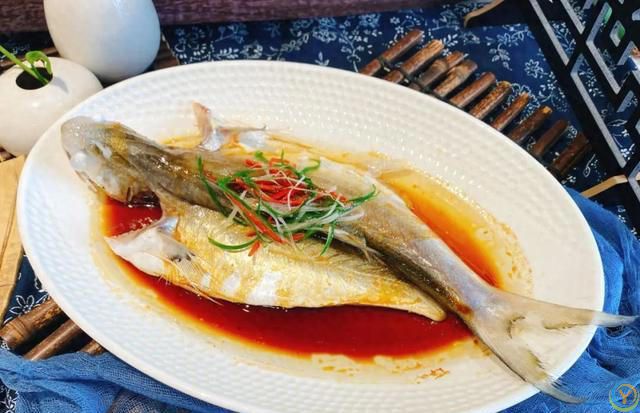 清蒸鱼到底蒸多久？很多人不懂，难怪鱼肉不鲜了，教你正确做法