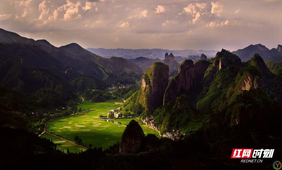 崀山丹霞：解码46亿年地质史诗 探秘世界自然遗产的湖南密码