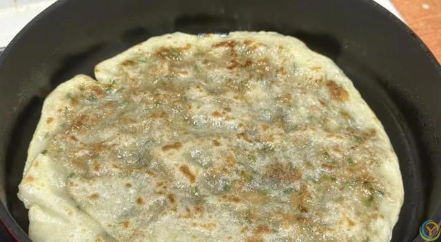 夏天就馋这个早餐饼！不用发面，又软又筋道，连吃3顿都不腻！