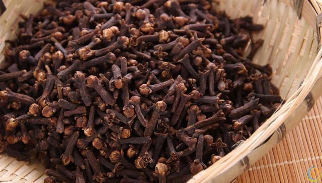 牛肉炖不烂，不是时间不够长，这几种香料缺一不可，出锅软烂鲜香