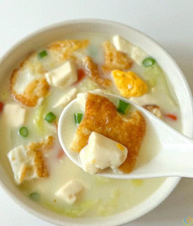 豆腐鲜汤，老奶奶教我的做法，营养丰富，味道太香了