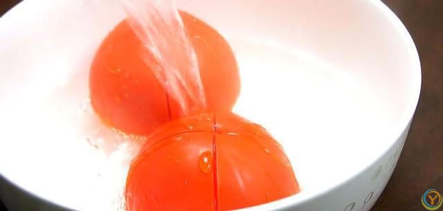 豆腐和它天生一对，高钙、高蛋白，汤汁拌米饭也是一绝