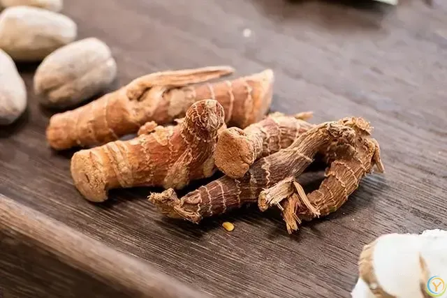 不管鸡肉怎么炖，一只鸡放5克它，鸡肉软烂又入味，好吃肉不柴