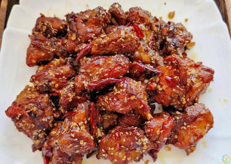 五花肉软糯入味，金针菇酸辣过瘾，5道家常菜让你吃到停不下来