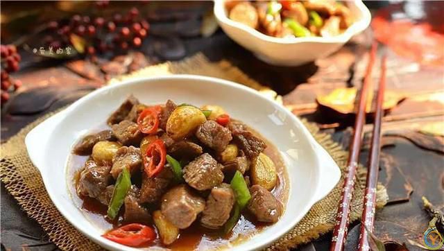 简单几步，做出让人回味无穷的蒜香牛肉！家里人人夸！