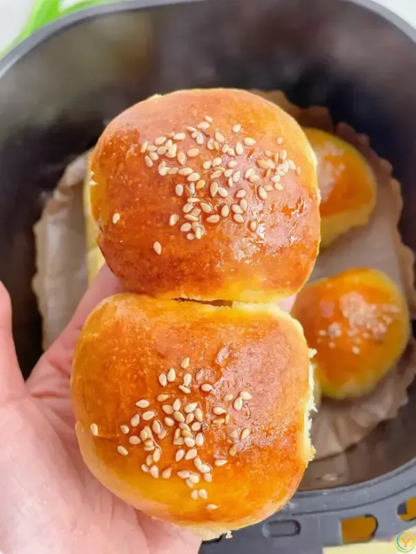 自己在家做面包，材料巨简单，方法对了比买的好吃！