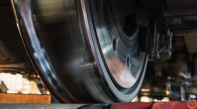 火车咣当声没了？高铁无缝钢轨藏绝技，***世界几十年？