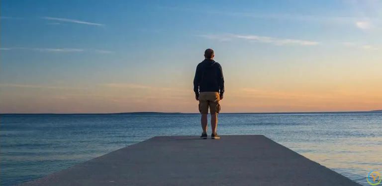 王志文《天道》：人一旦历练到不想说话，不想争辩，不想巴结，不想讨好任何人，失去交友的兴趣，那么你就悟透了人性，看透了人生！