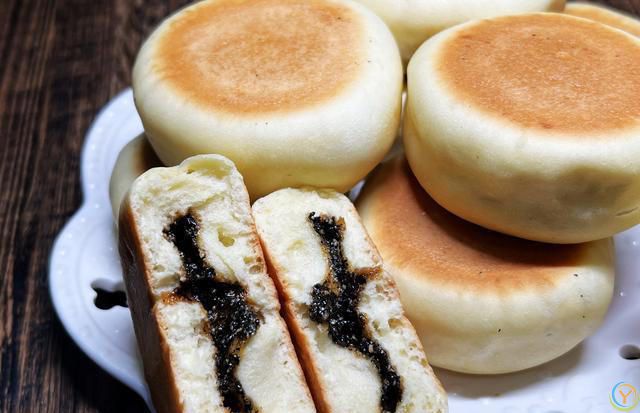 5个鸡蛋1斤面粉，不用一滴水，妈妈做的这个饼比面包还好吃