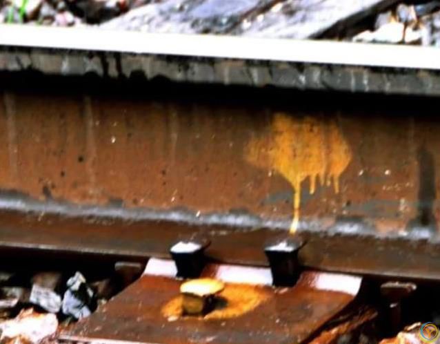 火车咣当声没了？高铁无缝钢轨藏绝技，***世界几十年？