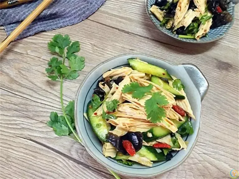 凉拌腐竹怎样拌才好吃？大厨给你答案，调料不多也能做的好吃