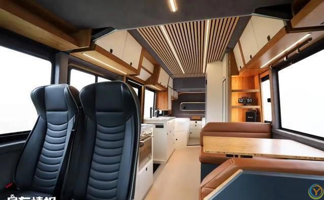 硬核越野房车开进荒野，空间媲美小公寓，敢问你想不想浪？
