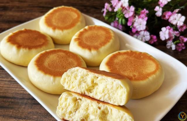 5个鸡蛋1斤面粉，不用一滴水，妈妈做的这个饼比面包还好吃