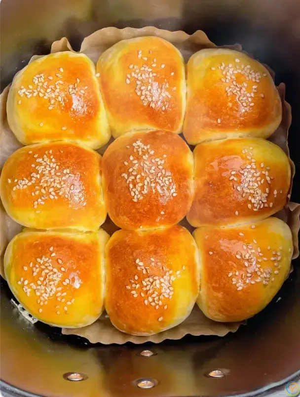 自己在家做面包，材料巨简单，方法对了比买的好吃！