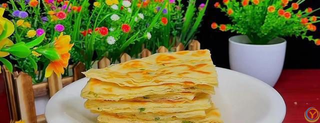 葱油饼好吃有诀窍，不发面不醒面，3分钟一锅，咸香酥软凉了不硬