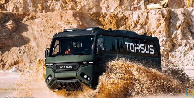 硬核越野房车开进荒野，空间媲美小公寓，敢问你想不想浪？