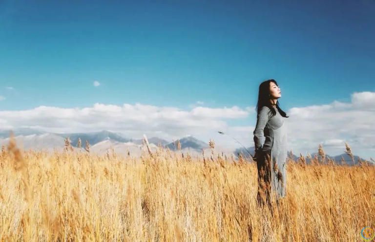 人最棒的自律，少管闲事