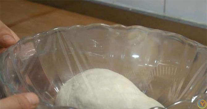 夏天面粉新吃法，不用蒸不用烙，简单一擀，咸香又酥脆，零失败