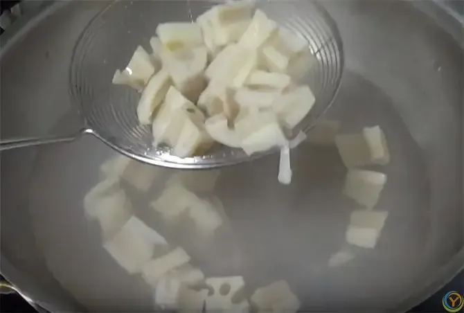 这才是藕最好吃的做法，一道糖醋藕丁，酸甜脆嫩，吃起来超级爽