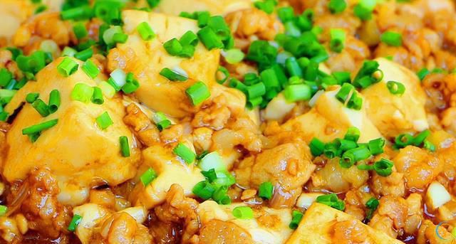 烹饪豆腐时，掌握5个技巧，轻松做出又嫩又入味的豆腐！