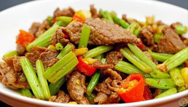 炒牛肉，切记不要放盐腌，分享腌制技巧，出锅后又嫩又滑，超入味