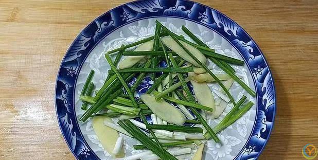 草鱼切条配腐乳，5分钟蒸出鲜香味，3碗饭不够吃！