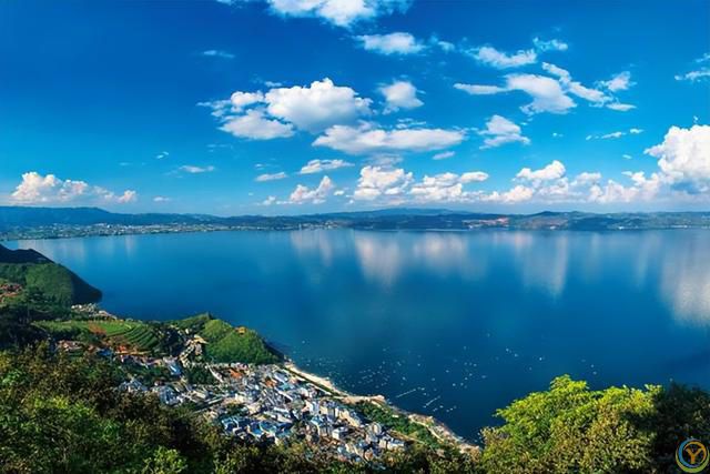 昆明自驾游精选：揭秘最佳旅行目的地