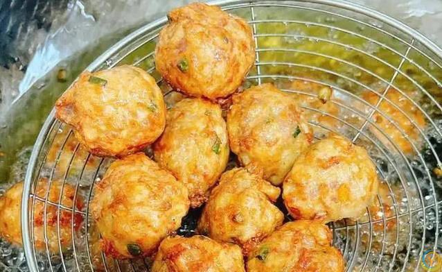 莲藕肉丸子香翻天，家常做法简单学，3招让味道更绝？