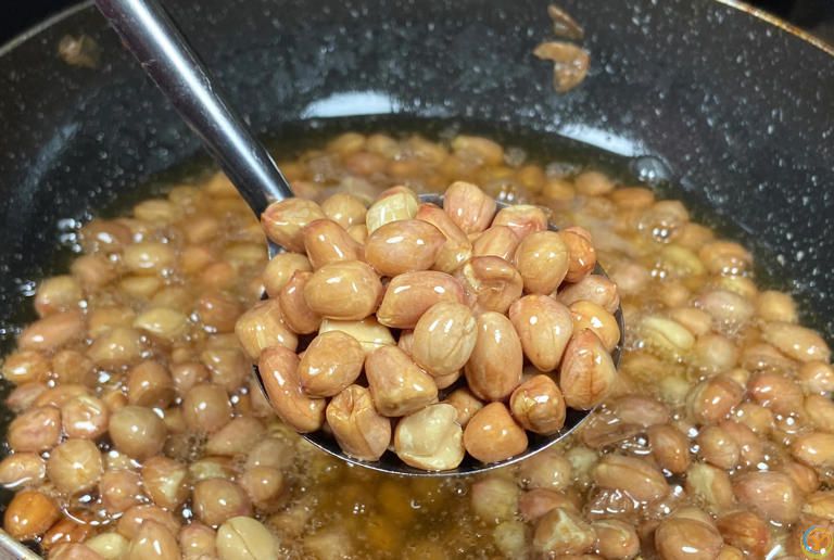 炸花生米时不能先放油？大厨教你正确做法，香脆爽口好下酒，收藏