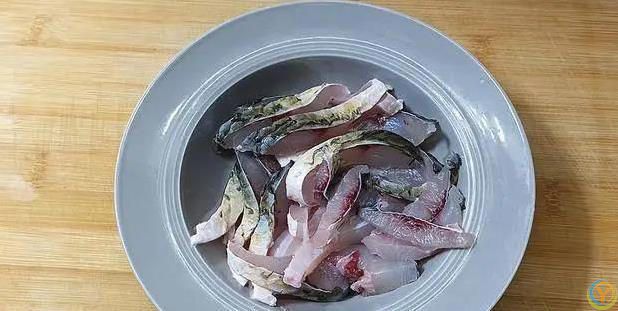 草鱼切条配腐乳，5分钟蒸出鲜香味，3碗饭不够吃！