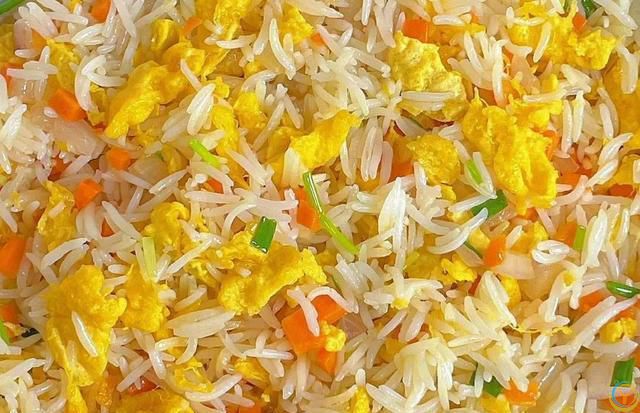 不想炒菜时，推荐安排这六道营养炒饭，营养健康颜值高，老少皆宜