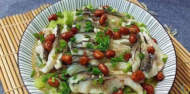 草鱼切条配腐乳，5分钟蒸出鲜香味，3碗饭不够吃！