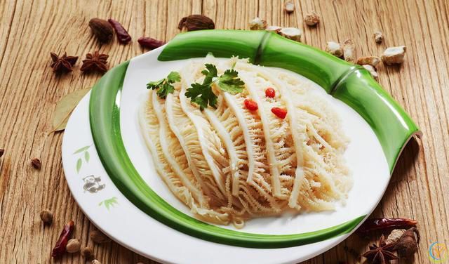 毛肚和千层肚有什么区别？颜色不同，口感也不同