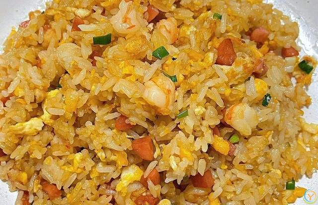 不想炒菜时，推荐安排这六道营养炒饭，营养健康颜值高，老少皆宜