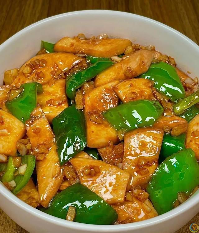 夏天使劲吃，钾是冬瓜30倍，一健脾胃，二祛湿，三强体质，正当季