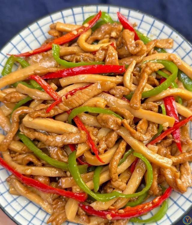 夏天使劲吃，钾是冬瓜30倍，一健脾胃，二祛湿，三强体质，正当季