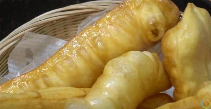 油条夏天新做法，不用发面，不用擀面，简单酥脆，保证一次成功