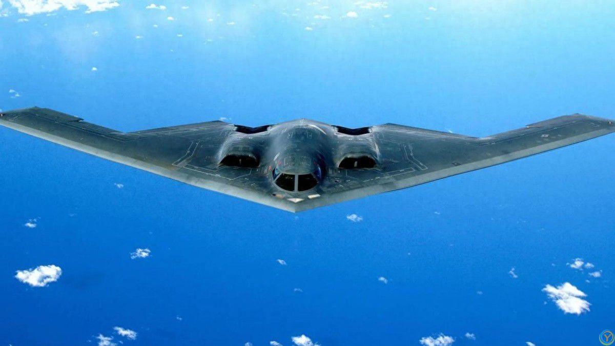跨洲际隐身突击！B-2A无声击穿伊朗核设施，中国现在能防住吗？