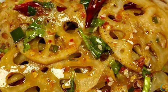 夏天气温高，可以少吃肉，多吃八道素菜，解腻营养，米饭都不够吃