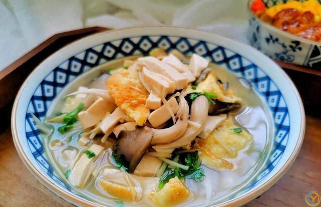 夏天，少吃大鱼大肉，多吃6道碱性菜，清热降火，提高身体素质