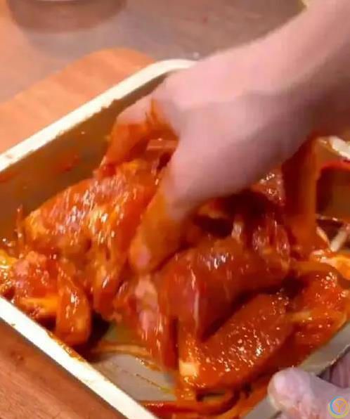 外酥里嫩椒盐猪扒，15分钟搞定，香到邻居敲门问！