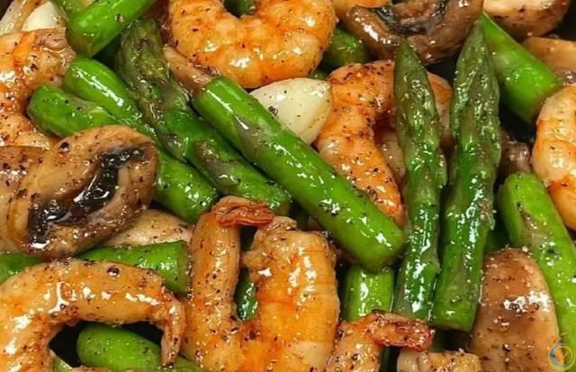 夏天补钙，可以多吃八道菜，钙含量高，帮助消化好吸收，比牛奶强