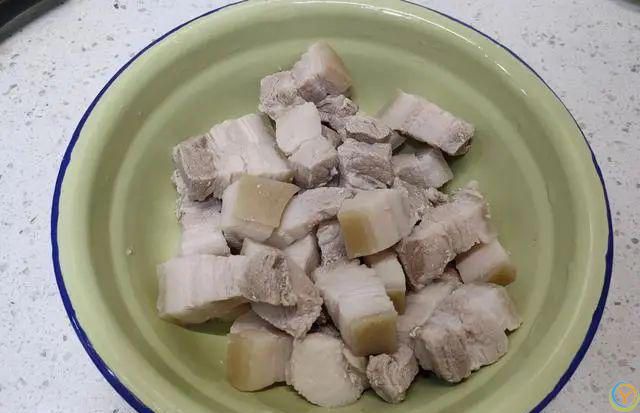 爷爷做了60年的红烧肉，口感软烂香入味，香料只加这四味即可