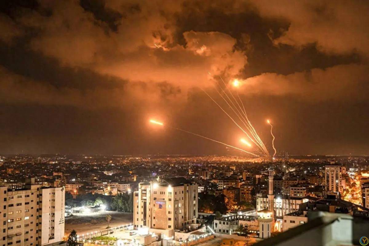 伊朗导弹猛炸以色列，让美国清楚意识到，也许自己真惹不起解放军