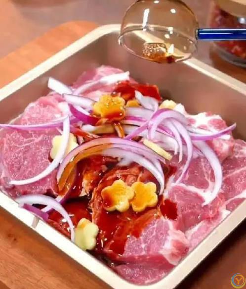 外酥里嫩椒盐猪扒，15分钟搞定，香到邻居敲门问！