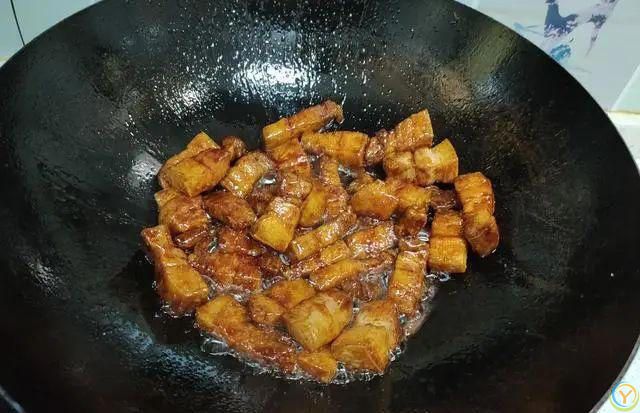 爷爷做了60年的红烧肉，口感软烂香入味，香料只加这四味即可