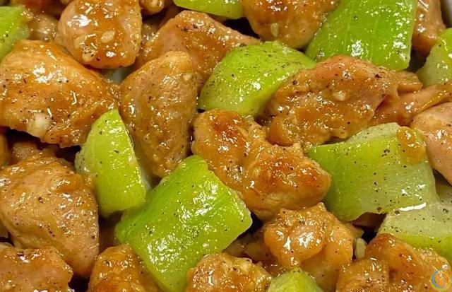 夏天补钙，可以多吃八道菜，钙含量高，帮助消化好吸收，比牛奶强